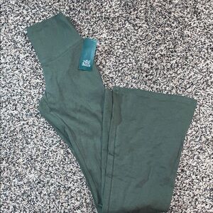 Wild Fable High Rise Flare Olive Green Leggings Woman’s Size XS | NWT